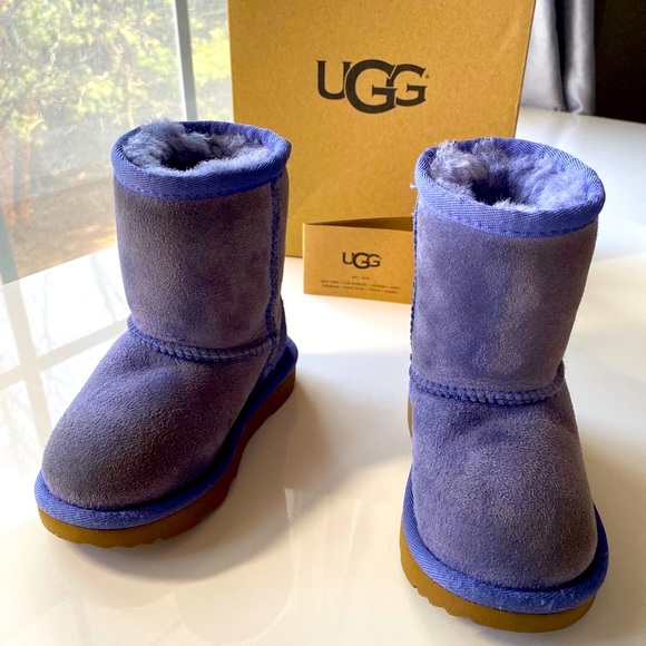 UGG Other - UGG Toddler Classic II Sheepskin Boots Lavender Size 7 Light purple NIB irr